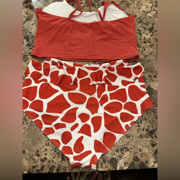 Swimsuit. Unknown brand. NWT - Picture 2 of 3